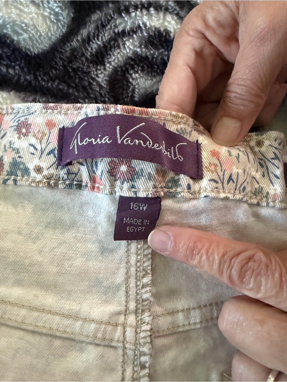 Gloria Vanderbilt Amanda Bermuda Shorts Women’s 16W Floral Stretch NWT - Picture 3 of 11